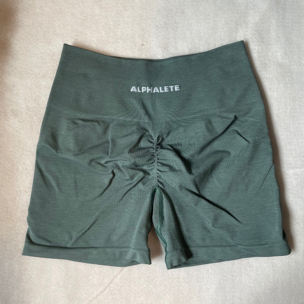 Alphalete amplify shorts